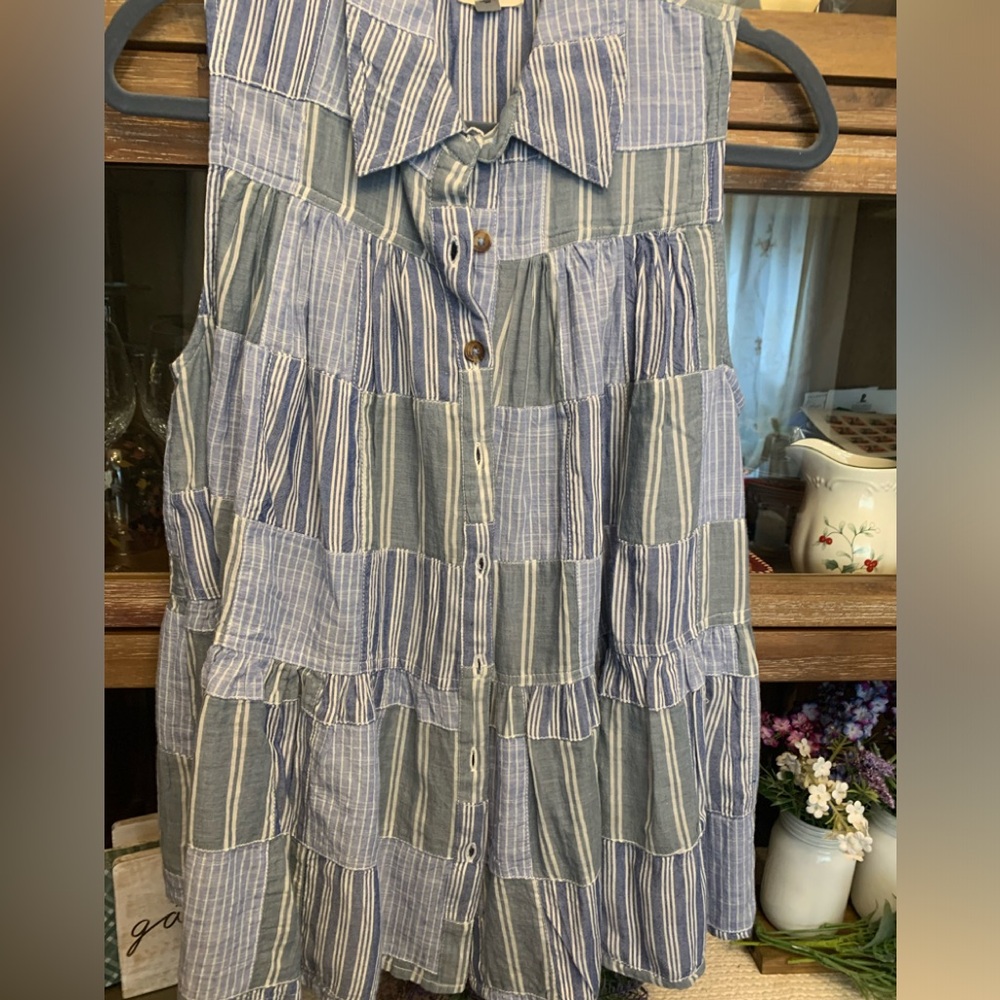 Pilcro Tiered Sleeveless Blouse - Picture 8 of 8